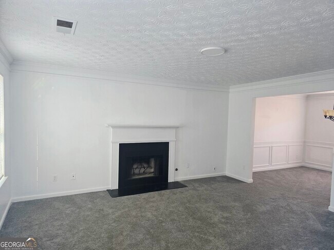 Building Photo - 255 Dairyland Dr