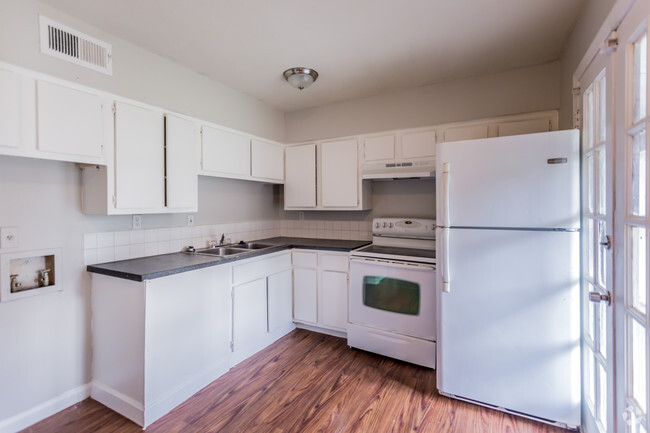 2 BR, 2 BA - 885 SF - Kitchen - Crane Manor Apartments