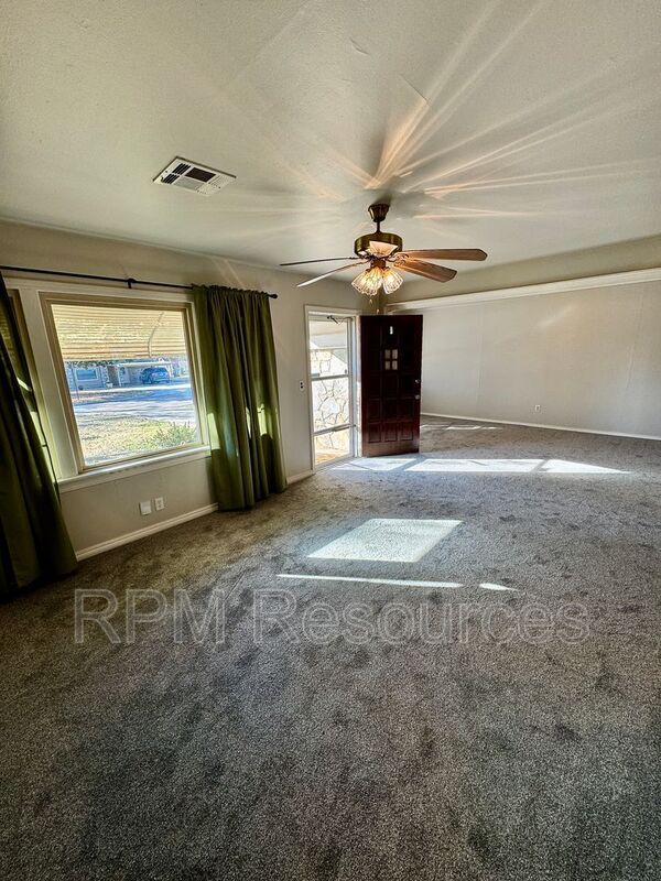 Foto del edificio - 801 Poplar Ave