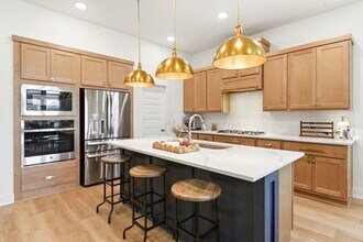 Building Photo - 27927 Spg Fls Ct