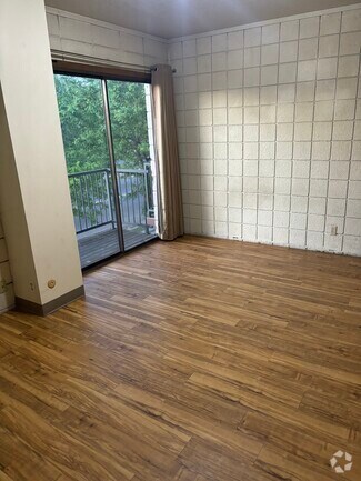 Building Photo - 70 W 700 N