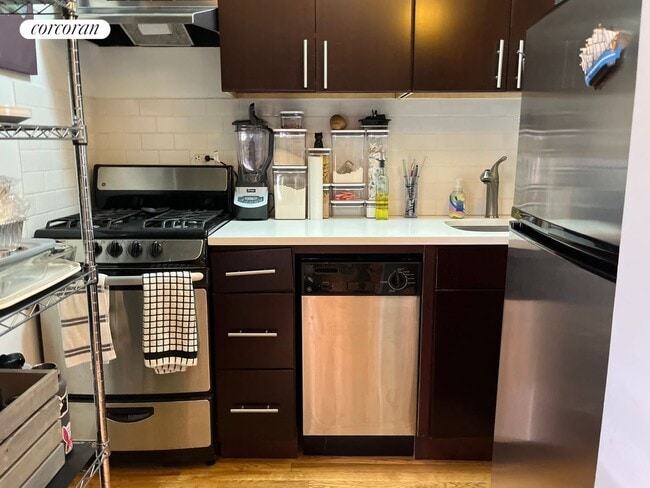 Foto del edificio - 200 E 28th St