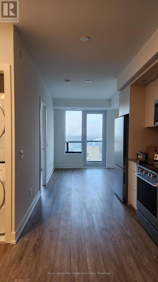 Photo du bâtiment - 60 Central Park Roadway