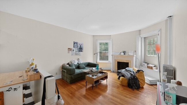 Building Photo - 1071 Beacon St