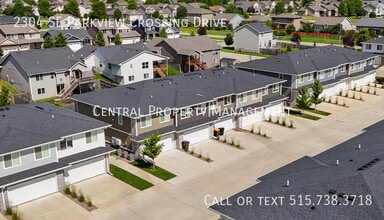 Building Photo - 2304 SE Parkview Crossing Dr