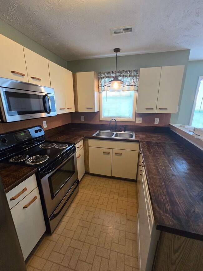 Foto del edificio - 1018-4 Brookhollow Dr - Stewarts Creek