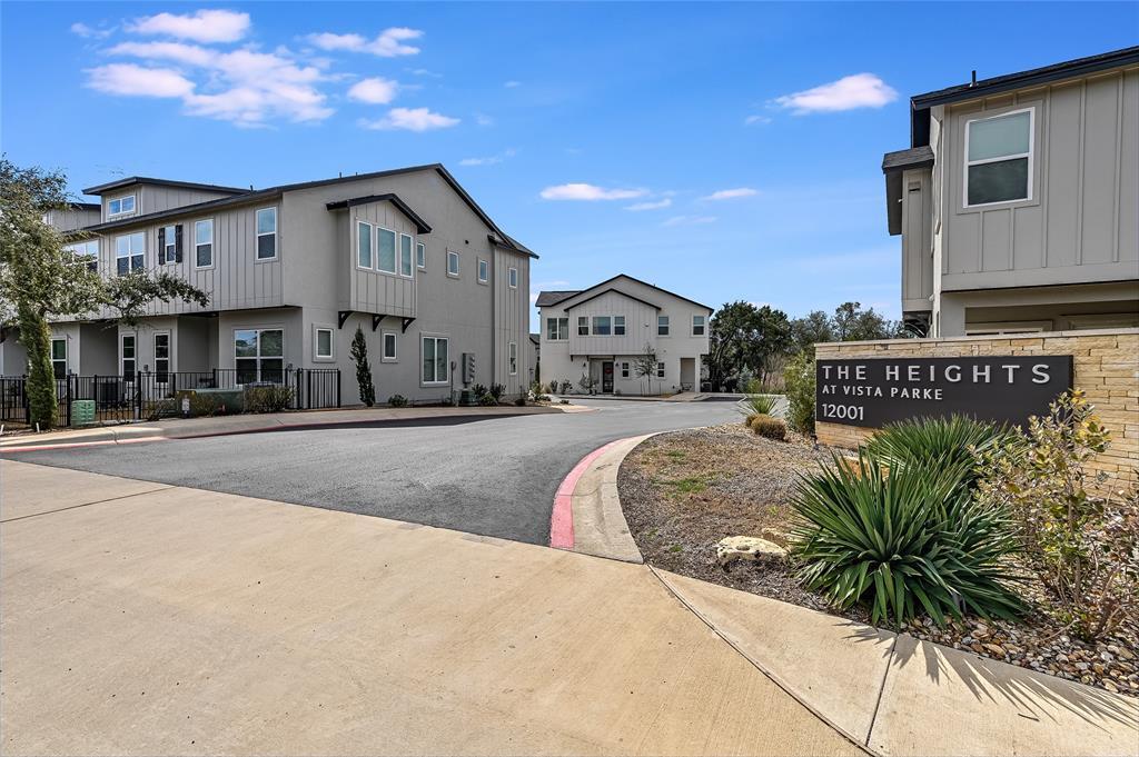 Foto principal - 12001 Vista Parke Dr