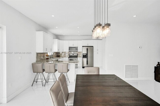 Foto del edificio - 1102 Meadowlark Ave