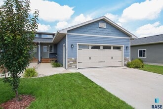 2714 E Sunburst Dr