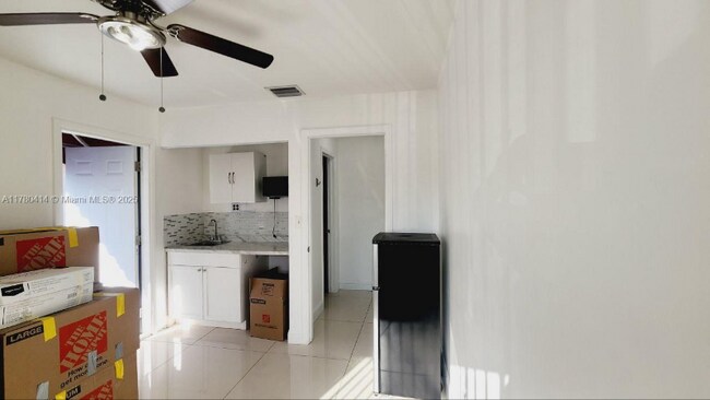 Foto del edificio - 434 SW 99th Ct