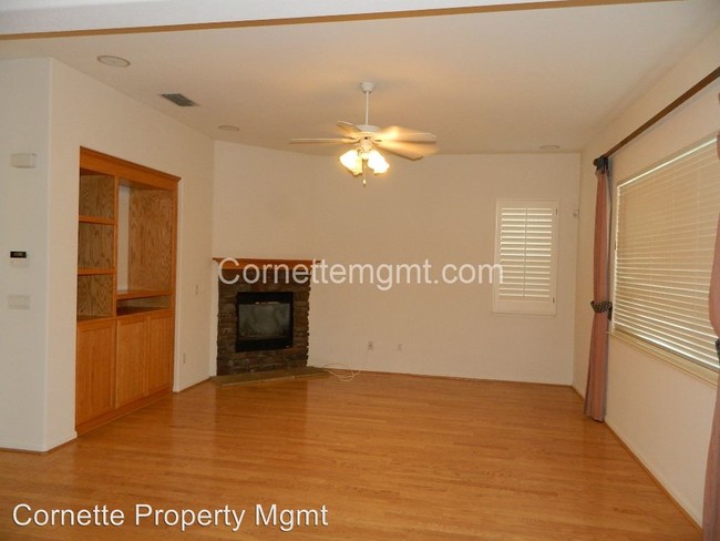 Building Photo - 8439 Greentrails Way