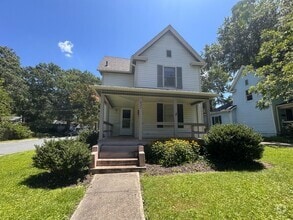 Building Photo - 822 Wharton St