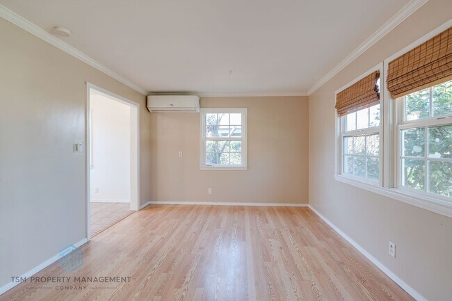 Building Photo - Beautiful 2 Bed 1 Bath Front Unit in the Serene Neighborhood of San Dimas!