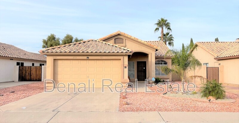 Primary Photo - 6926 W Via Del Sol Dr