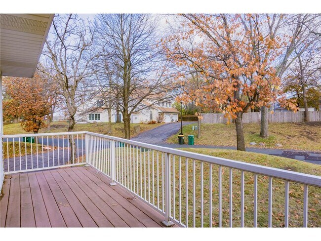 Foto del edificio - 7922 Timber Lake Dr