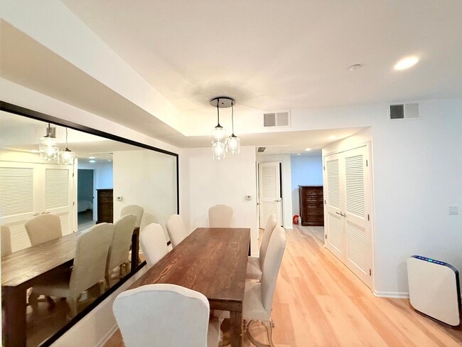 Foto del edificio - Fantastic 2 Bed 2 Bath Condo Partially Fur...