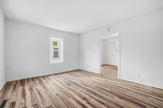 Building Photo - 1614 W 18th St