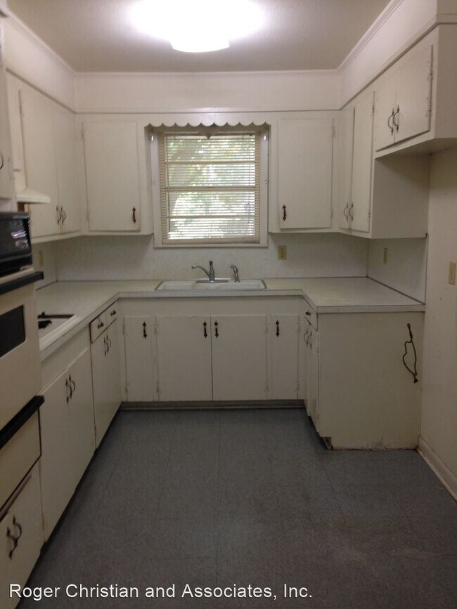 Building Photo - 3 br, 1.5 bath House - 3937 Eileen Lane