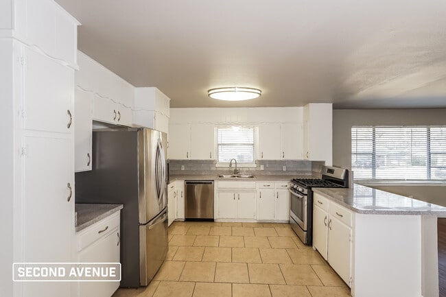 Building Photo - 7608 Deaver Dr