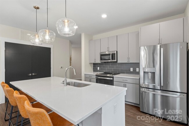 Foto del edificio - 3630 N Davidson St