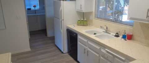 Foto del edificio - 28813 Snead Dr