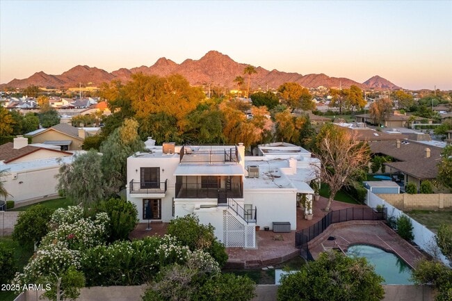 Foto del edificio - 1025 E Morten Ave