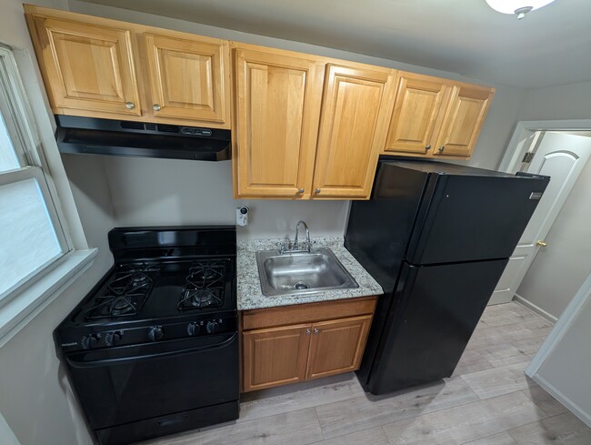 Building Photo - 4000 Elmora Ave