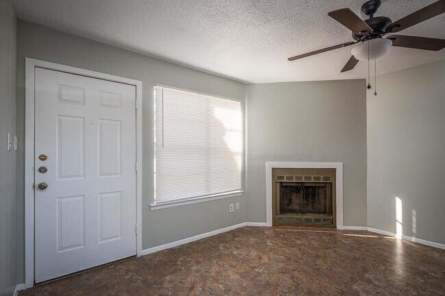 Foto del edificio - 107 Shannon Cir