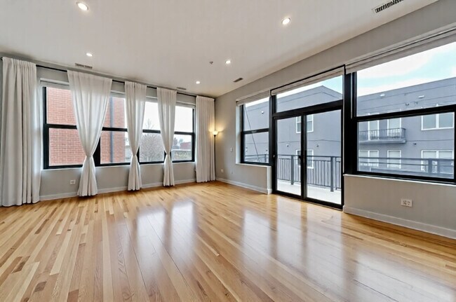Foto del edificio - 2 S Leavitt St