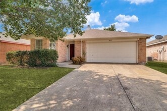 Building Photo - 813 Cooper Ln