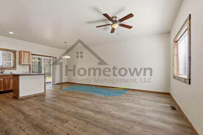 Foto del edificio - 2 Bedroom 1 Bathroom Home with a Single Car Garage Available in Blanchard!