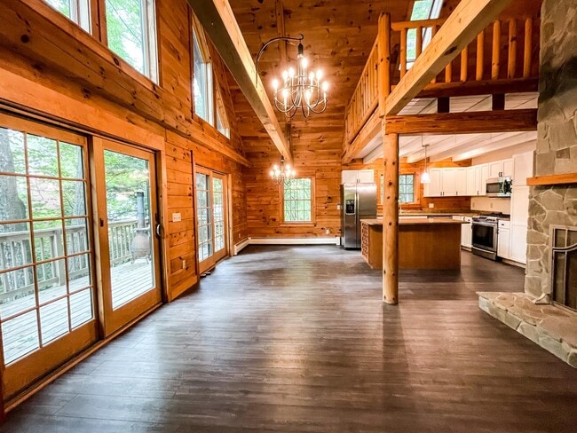 Building Photo - 364 Holiday Lake Shore Dr
