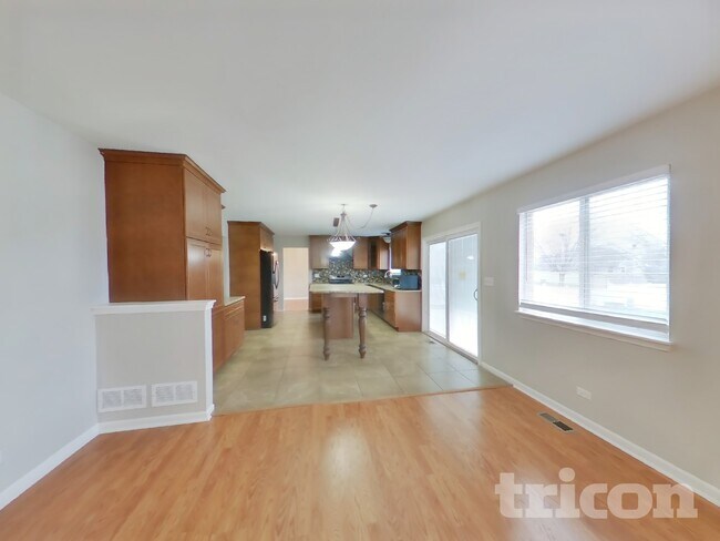 Building Photo - 16137 S Lexington Dr