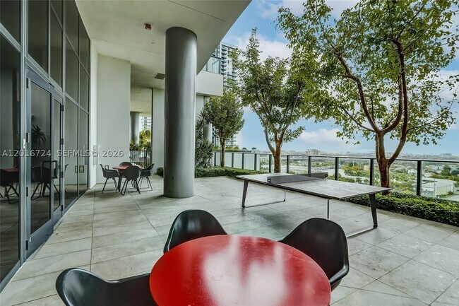 Foto del edificio - 1600 NE 1st Ct