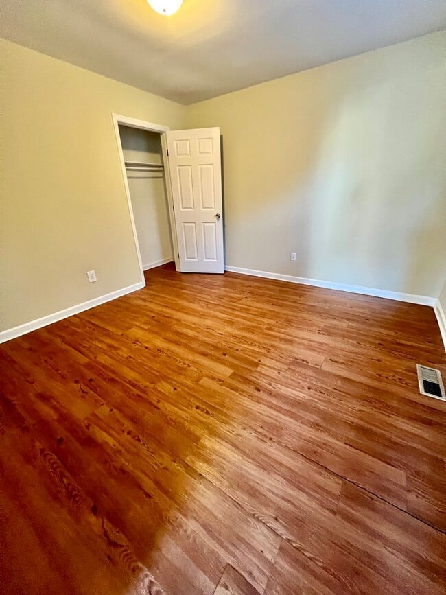 Building Photo - 2 Bed 1 Bath in East Nashville by Shelby $1525/mo