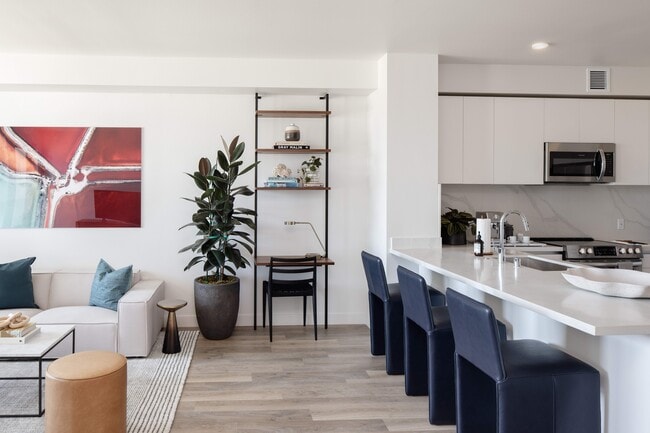 Building Photo - VOX