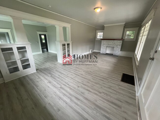 Building Photo - Three Bedroom House | Two Bathrooms