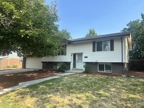 Building Photo - 12191 E Florida Dr