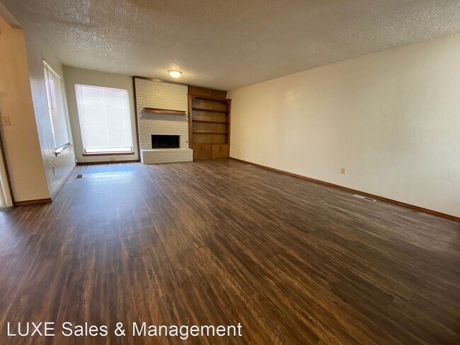 Foto del edificio - 2 br, 2.5 bath House - 1705 N Gleason Avenue