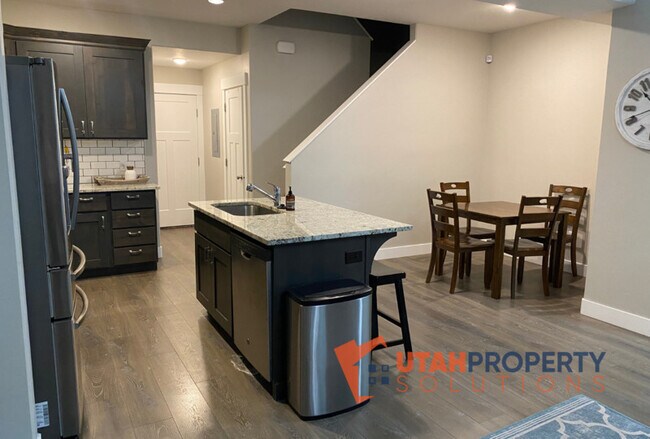 Building Photo - 12272 S Macdill Ct