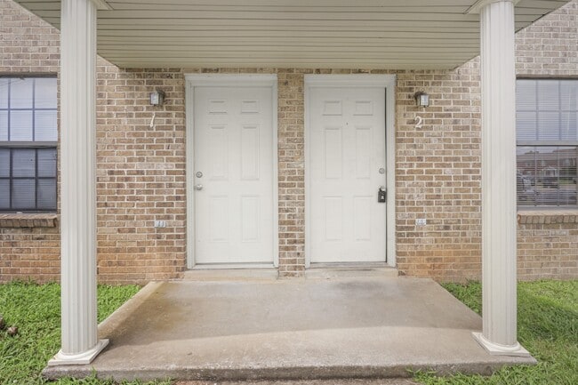 Building Photo - 369 Peabody Dr