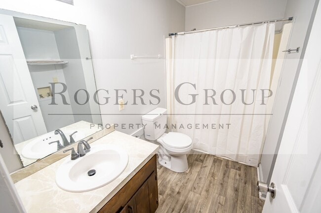 Foto del edificio - #315*** - 1104-1106 Parham St Duplex