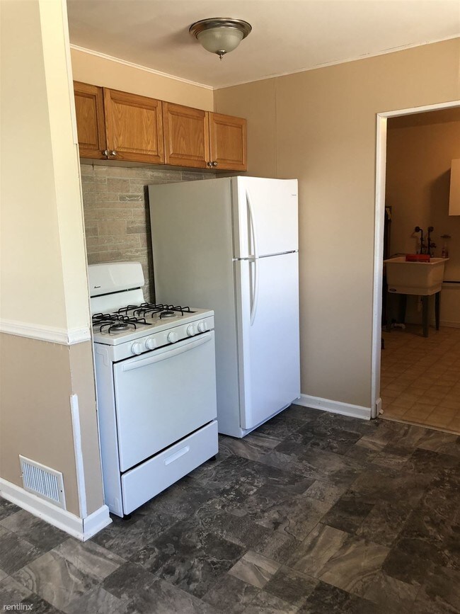 Building Photo - 4 br, 1 bath House - 26990 Leroy St