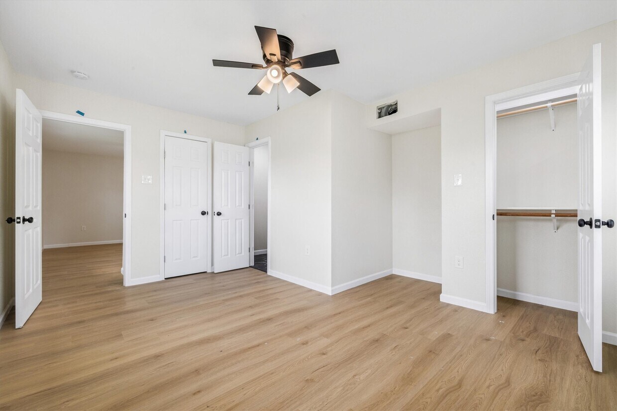 Foto del edificio - 1127 Harris Way