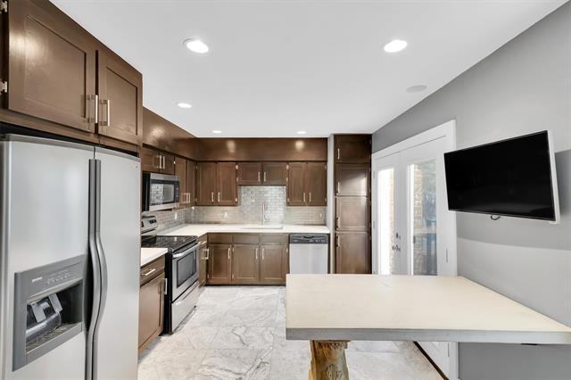 Foto del edificio - 4340 Cedar Springs Rd