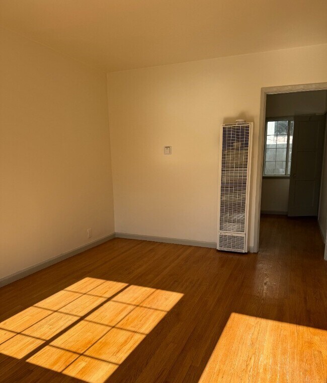 Foto del edificio - 14550 Moorpark St