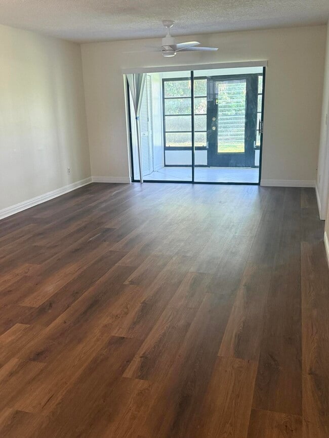 Foto del edificio - 1270 SE Parkview Pl
