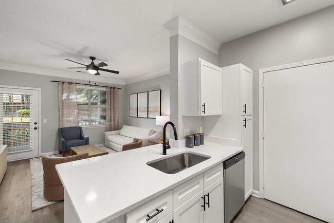 Building Photo - Avana Creekside