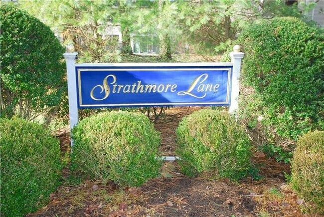 Building Photo - 25 Strathmore Ln
