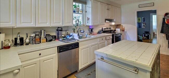 Foto del edificio - 3 bed 2 bath Home in Historic Belhaven